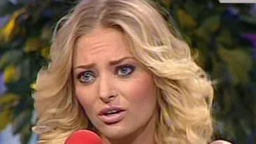 VIDEO Ce romantic! Delia Matache a acceptat sa se marite cu Razvan Munteanu pe o plaja exotica din Thailanda! Inca nu am primit inelul