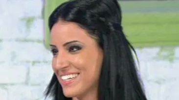 Adelina, iar te-a apucat dorul de Varciu? Uite ce melancolica este si ce melodii asculta!