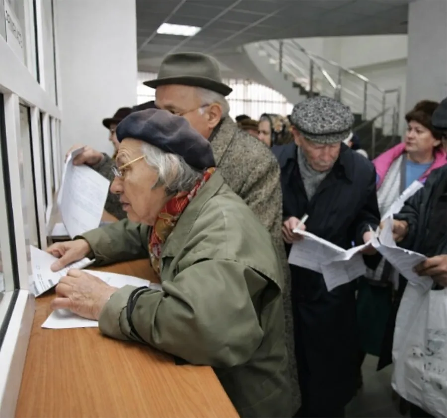 600.000 de pensionari cu pensia între 1.500 lei și 2.000 de lei vor primi 800 de lei