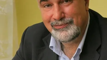 Iarna nu-i ca vara pentru Varujan Vosganian. S-a intors in toiul iernii bronzat ca-n plina vara.