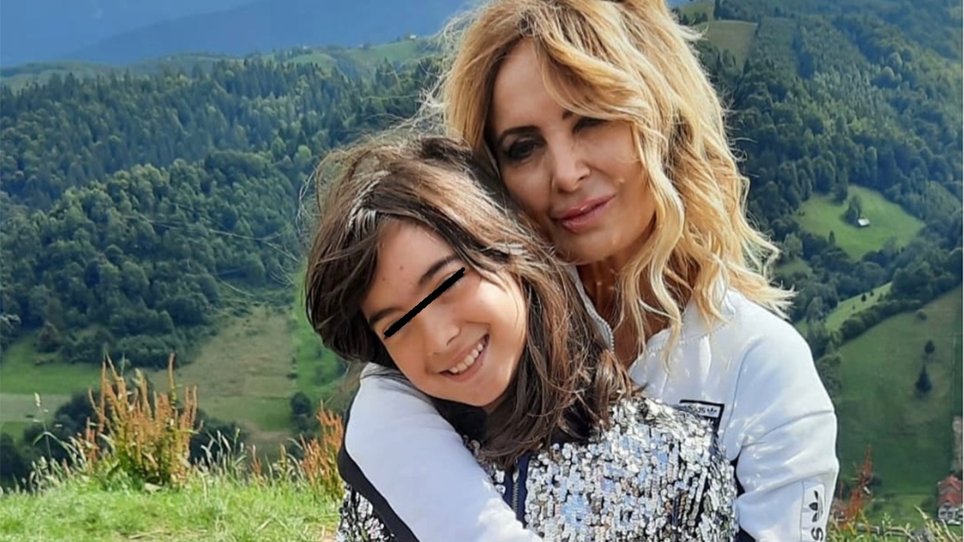 Clipe de panică pentru Daniela Gyorfi! Fiica artistei, snopită în bătaie la școală: „Și-a spart capul, a ajuns la spital”