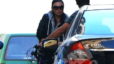 Paula Seling si sotul ei isi rezolva divergentele in strada. S-au certat in fata casei