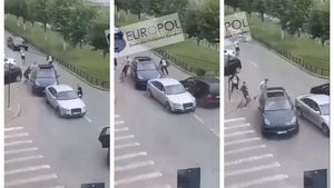 Scene extrem de violente în Craiova, unde două clanuri s-au bătut în trafic cu bâte și cuțite! Mai multe persoane au ajuns la spital
