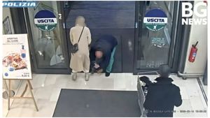 Ce răni a suferit fetița pe care Emil Mortu a încercat să o răpească în Italia. Tatăl ei povestește tot calvarul trăit în magazin de copilă