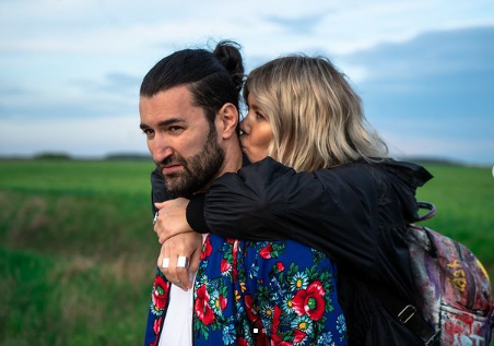 Cum a început relația de dragoste dintre Smiley și Gina Pistol  + Artistul se consideră un bărbat norocos: "Nu pune întrebări, nu îmi cere socoteală pentru nopțile sau orele petrecute la studio"