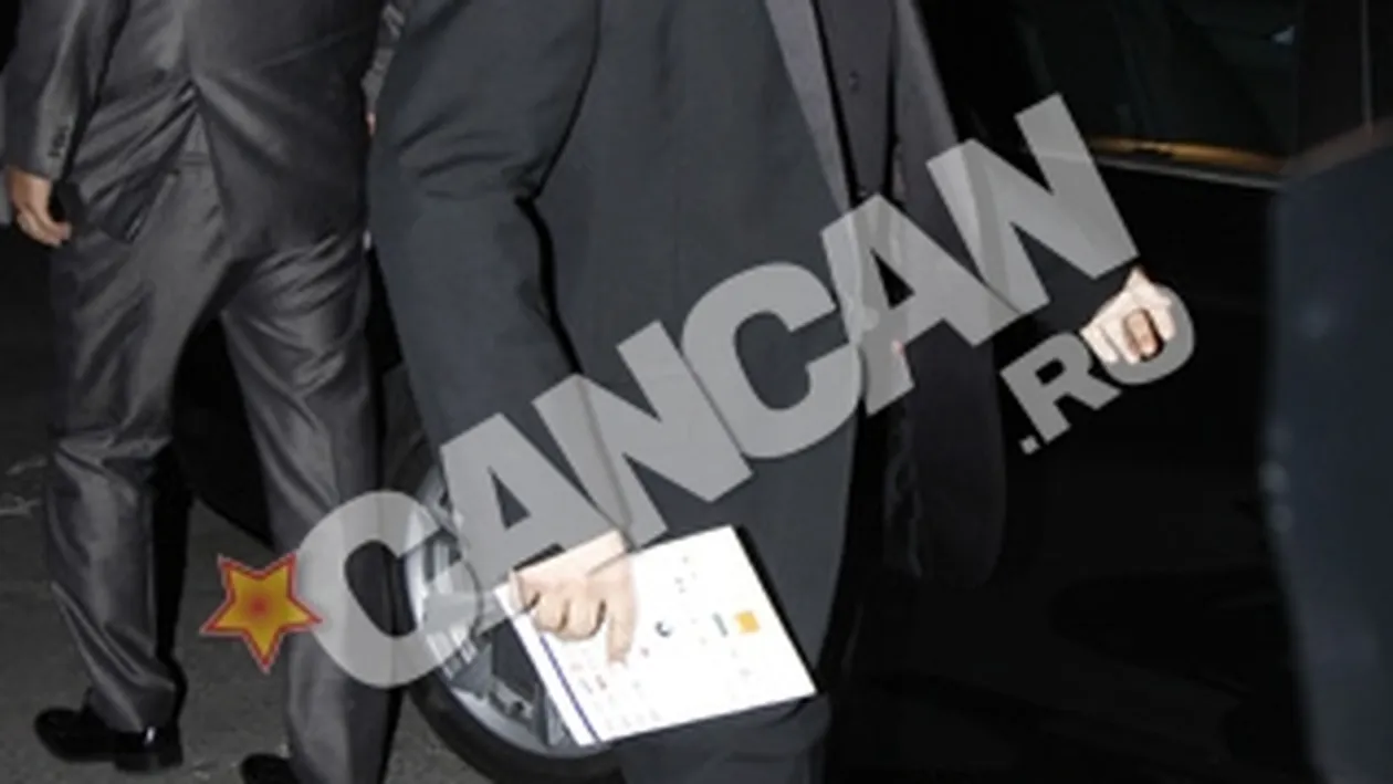 Cristian Mungiu a facut scandal la premiera celui mai nou film al sau, Dupa dealuri! Publicul a iesit din sala inainte de terminarea peliculei. Vezi aici cum a fost sabotat!