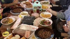 Câți bani a costat o "masă bogată de 8 persoane" într-un restaurant din Istanbul. Când a venit nota de plată, românii au crezut că nu văd bine