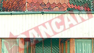 Sta in aceeasi casa de 100 de ani