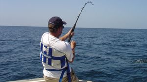 "Ce-i CREATURA aia?" Pescarii au INGHETAT cand au vazut ce-au prins in undita. NIMENI nu stie ce este