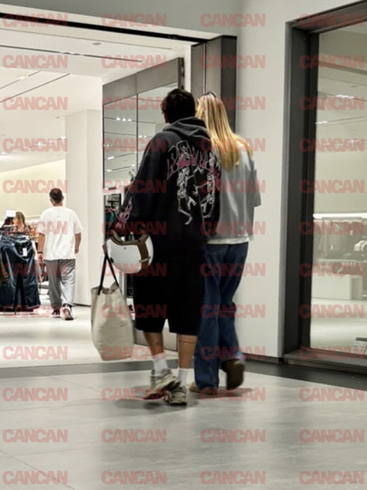 Laura Giurcanu și roommate-ul Sorin la shopping