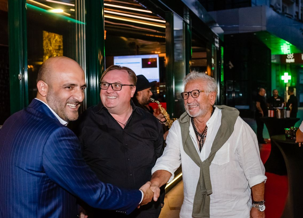 La petrecere au fost invitați de marcă