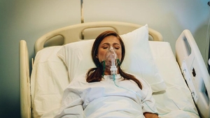Raluka, imagini de pe patul de spital! Artista și-a îngrijorat fanii: ”Ori la bal, ori la spital....”