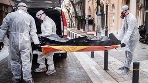 Un bărbat infectat cu SARS-CoV-2, care refuzase internarea, a fost găsit mort în casă, la Galați