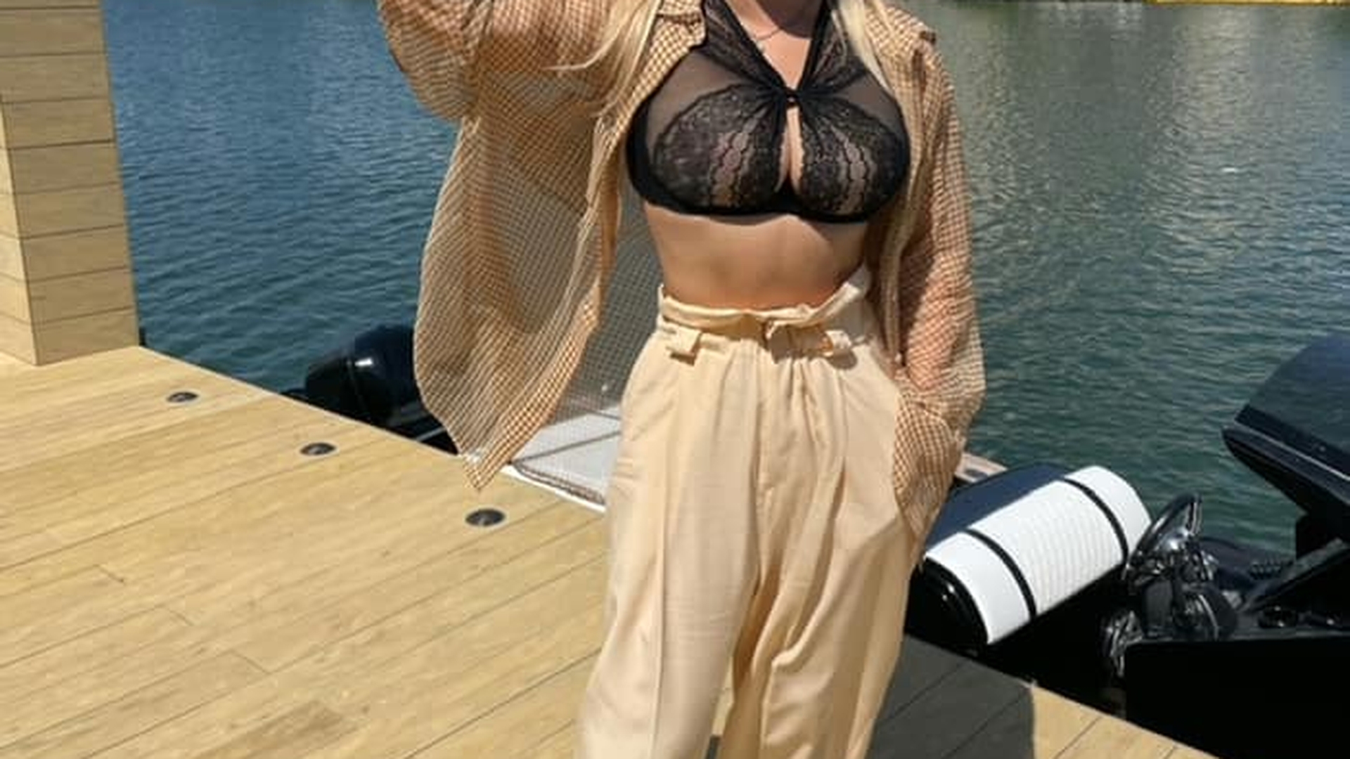 Loredana Groza, fotografiată goală în cadă. Imaginea care a făcut spectacol pe Instagram | FOTO