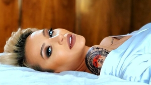 Giulia Anghelescu, criticată dur de fani din cauza fotografiilor sexy: "De ce toate vedetele se pozează aşa?"