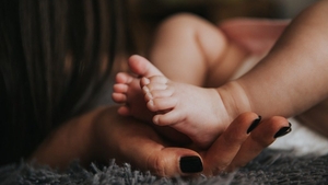 Cel mai tânăr bolnav de COVID-19 s-a vindecat și a fost externat. Care este starea bebelușului