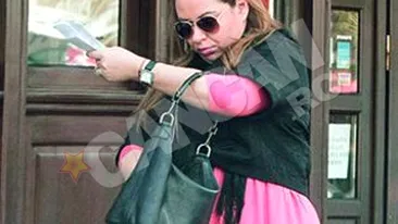 Oana Roman a scos banii de la ciorap