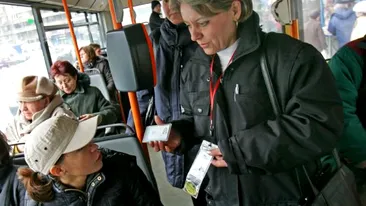 Cum a scăpat de amendă o femeie din Ploiești, prinsă fără bilet în autobuz