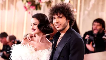 Soțul Selenei Gomez, descris ca fiind „dezgustător”. De ce i-au spus intenauții lui Benny Blanco să facă un duș