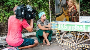 Surpriză pe platourile de filmare de la “Asia Express”! În competiție a venit un prezentator sexy de la Antena 1