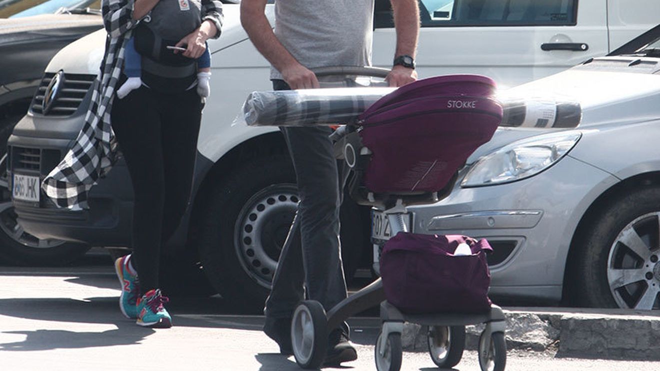 EXCLUSIV! Imagini în premieră cu Vio şi familia lui! E celebru printre actorii de stand-up comedy, dar nimeni n-a văzut-o până acum pe soţia lui!