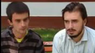 Video supertare! El e singurul roman care cerseste de munca