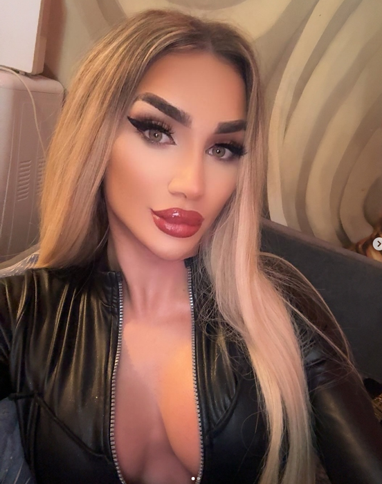 Amarah o atacă pe Syren. (SURSA: INSTAGRAM.COM)