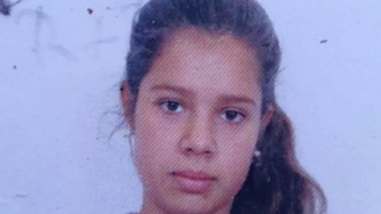 Tu ai văzut-o? O fetiță de 14 ani a fugit de acasă. Poliția din Brașov este în alertă