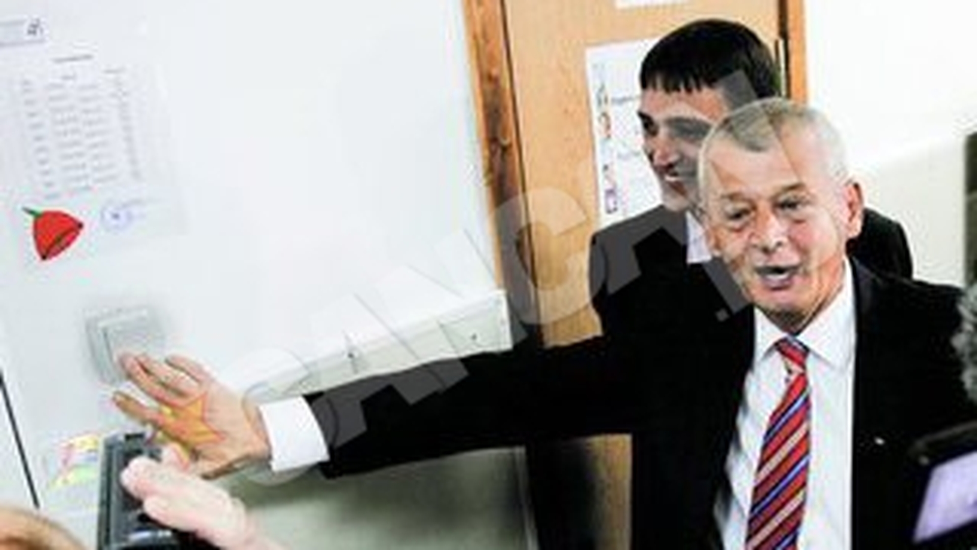 Oprescu a sunat clopotelul