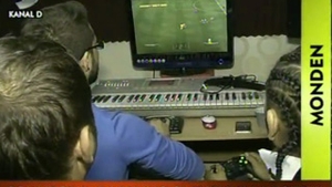 VIDEO Connect-R, DJ Rynno si Phelipe s-au intrecut la fotbal! Vezi cum se distreaza cei trei in afara scenei!
