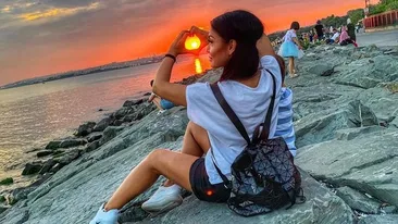 Din cauza “șunculițelor”, Andreea Mantea a refuzat să mai apară în costum de baie la plajă. Dar azi a făcut-o! Cum arată trupul său