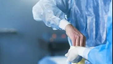 Mare atenție la ce spune acest medic infectat cu virusul COVID-19: ”Cazul meu a început astfel…”