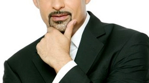 Aurelian Temisan face Revelionul la mare. Va canta live, timp de 130 de minute, intr-un club din Mamaia