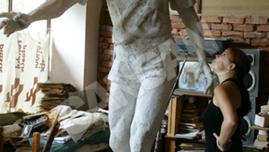 Gicu Dobrin, abandonat intr-un atelier de sculptura