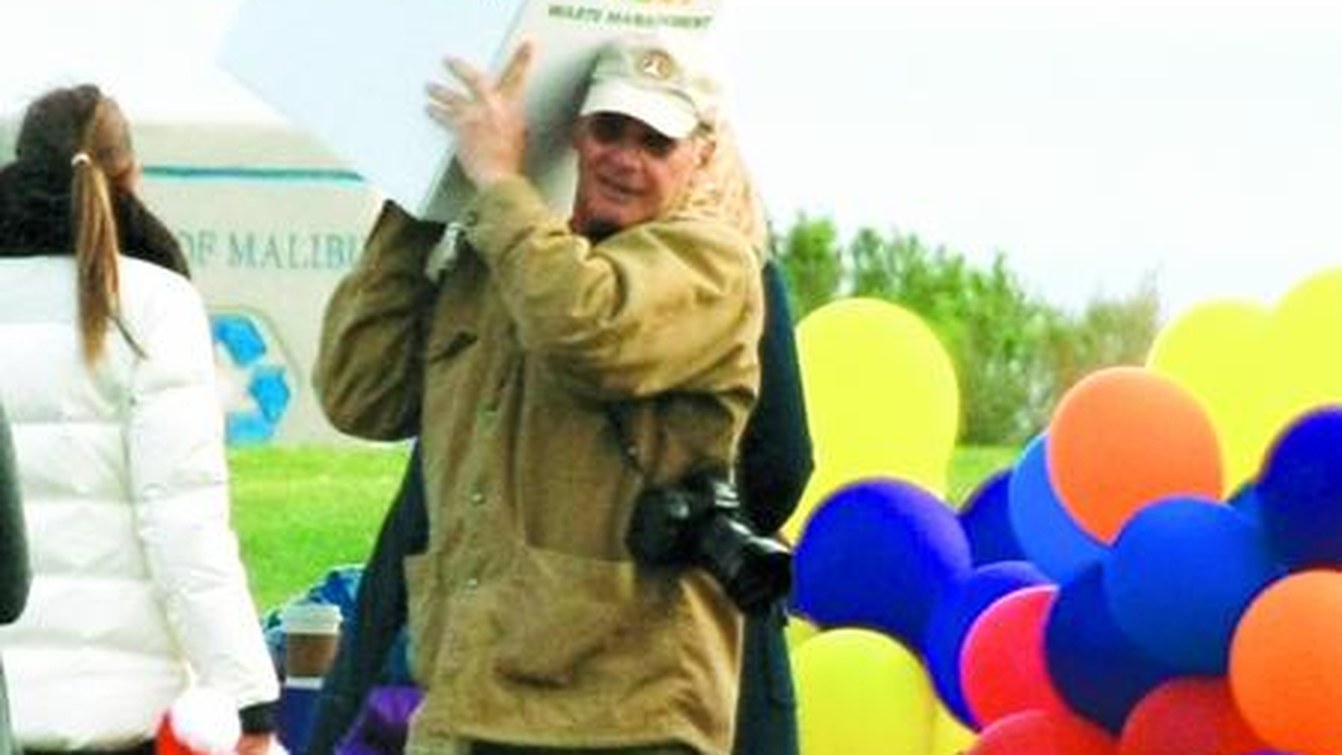 Harrison Ford, cocosat de cadouri!
