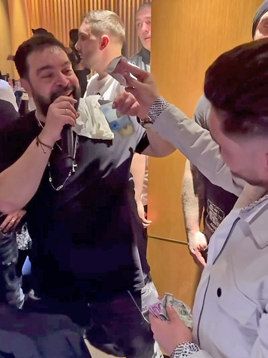 Florin Salam s-a umplut de bani din cântări, dar i-a risipi la jocuri