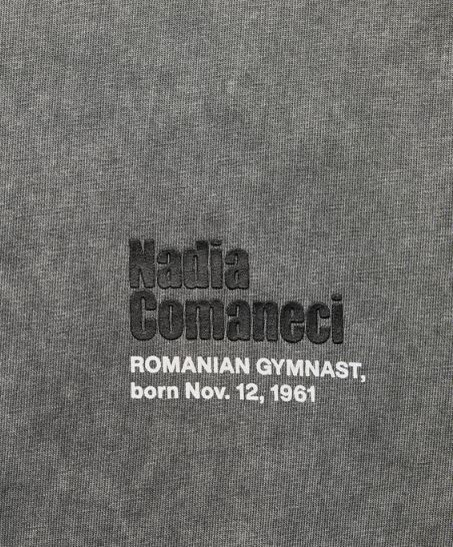 Preț modic pentru un tricou sau o bluză cu Nadia Comăneci. Ce mare brand le-a scos la vânzare