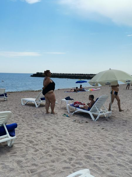 Cum arată Ioana Tufaru în costum de baie, la aproape 100 de kilograme. Fiica Andei Călugăreanu și-a sărutat soțul în văzut tuturor