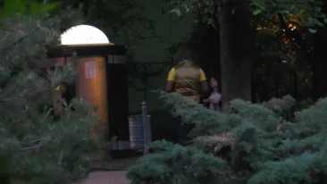 Cand nevoia rau imi vine, topai si ma pot abtine! Fiica lui Cabral si-a asteptat randul la o toaleta publica aproape o ora!