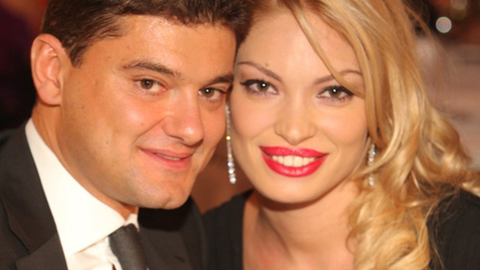 Valentina Pelinel a iesit la atac! Vezi ce zice despre iubita fostului sau sot "Nu mi-a placut ca a incercat sa ne smechereasca!"