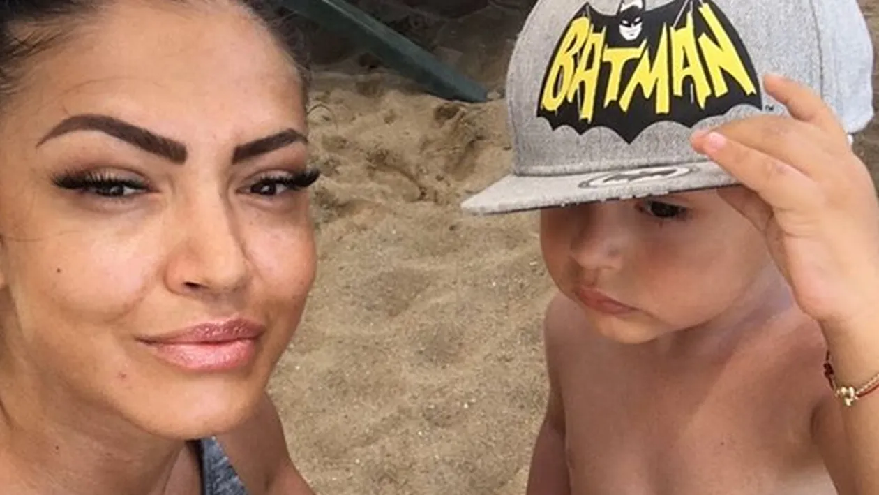 Andreea Mantea şi-a îndemnat băieţelul să-şi arunce suzeta la gunoi! Ce a urmat a devenit viral