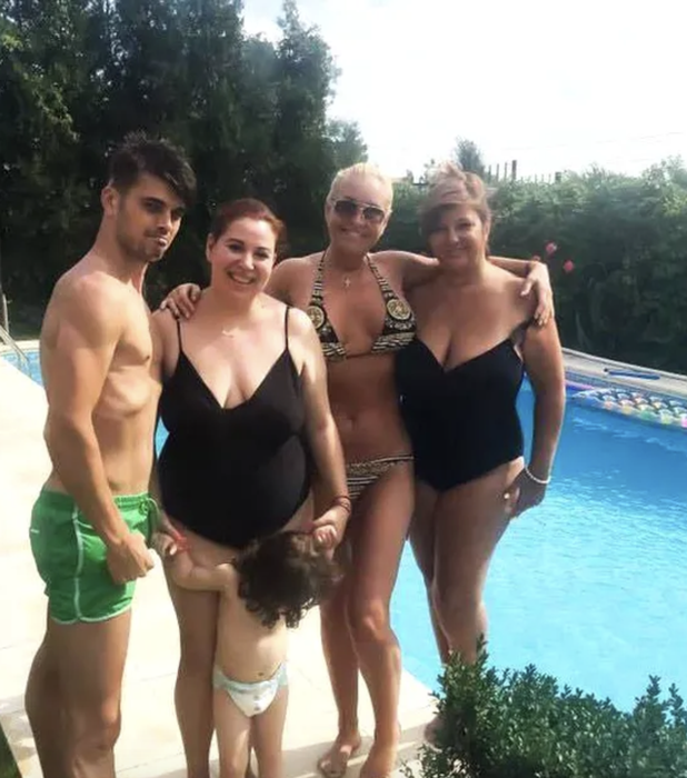 Cum arată Oana Roman în costum de baie, la 48 de ani. Și-a etalat silueta în Mamaia Nord GALERIE FOTO