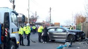Femeia care a lovit mortal două fete, după ce a intrat cu mașina pe trotuar, a fost trimisă în judecată