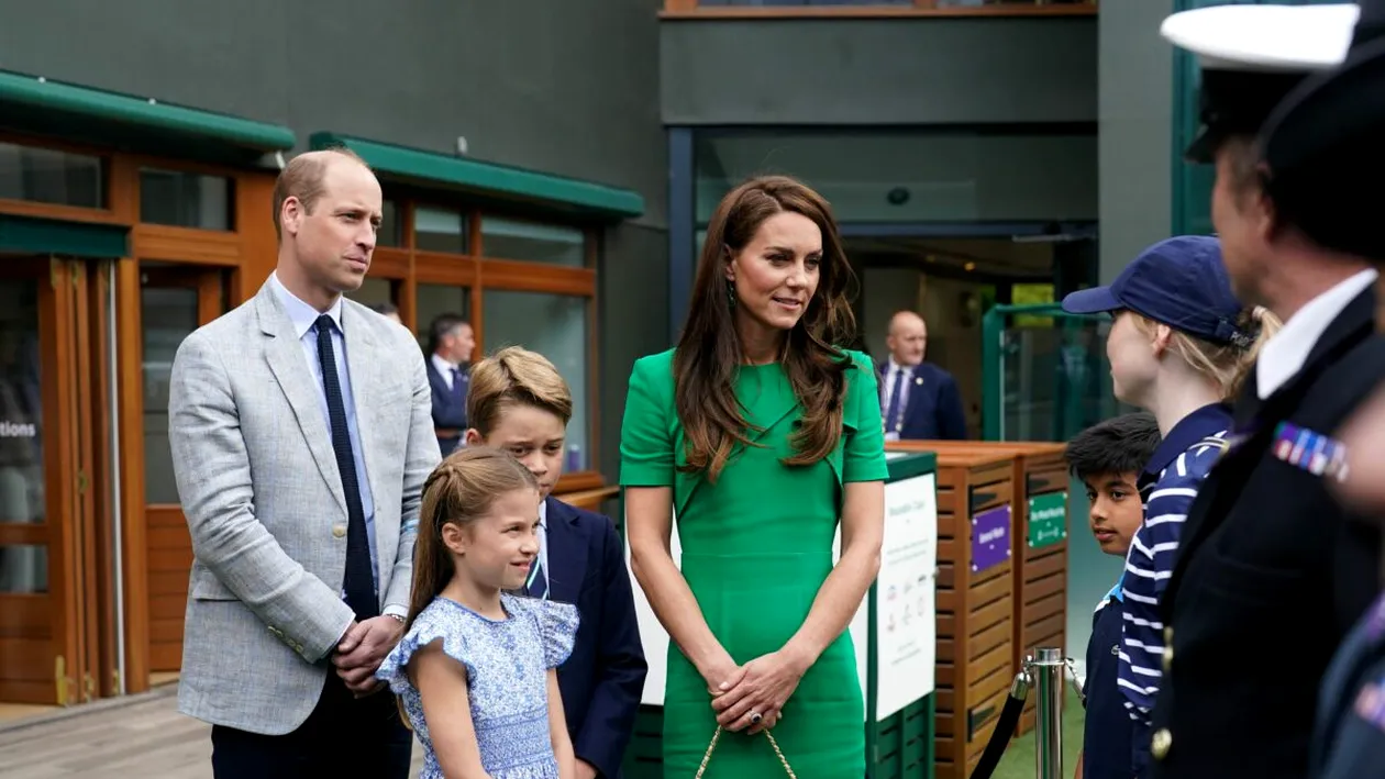 Ce NU au voie să facă Prințul George și Prințesa Charlotte la cinele de la Casa Regală. Reguli stricte pentru copiii lui Kate Middleton!