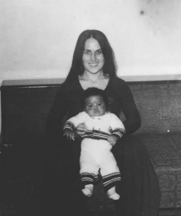 Care este cel mai mare regret al mamei lui Cabral? Prezentatorul i-a transmis un mesaj emoționant: ”Mi-a zis cu lacrimi în ochi”