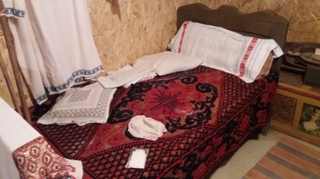 Patul de pe vremea străbunicilor e la loc de cinste