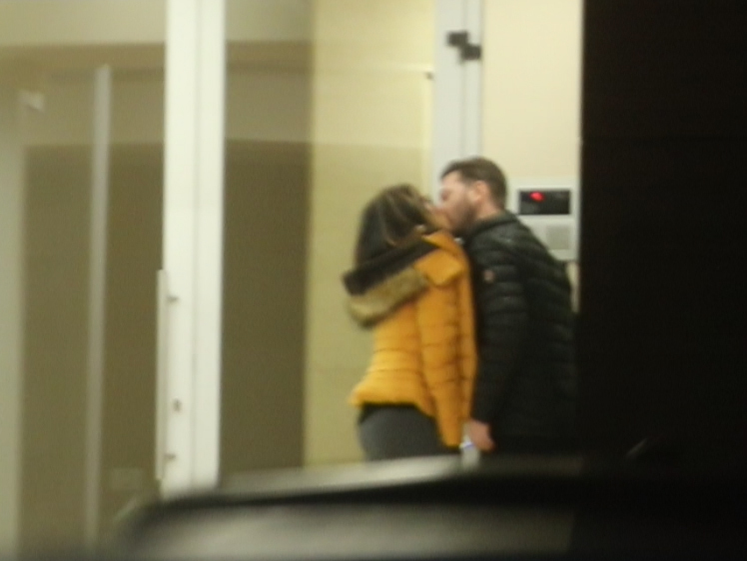 Andra Trandaş şi Costel se sărută
