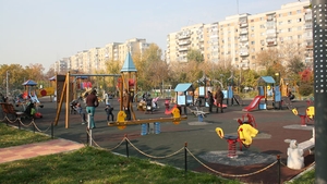Propunere legislativa inedita! Bunicii ar putea primi indemnizatie pentru cresterea nepotilor!