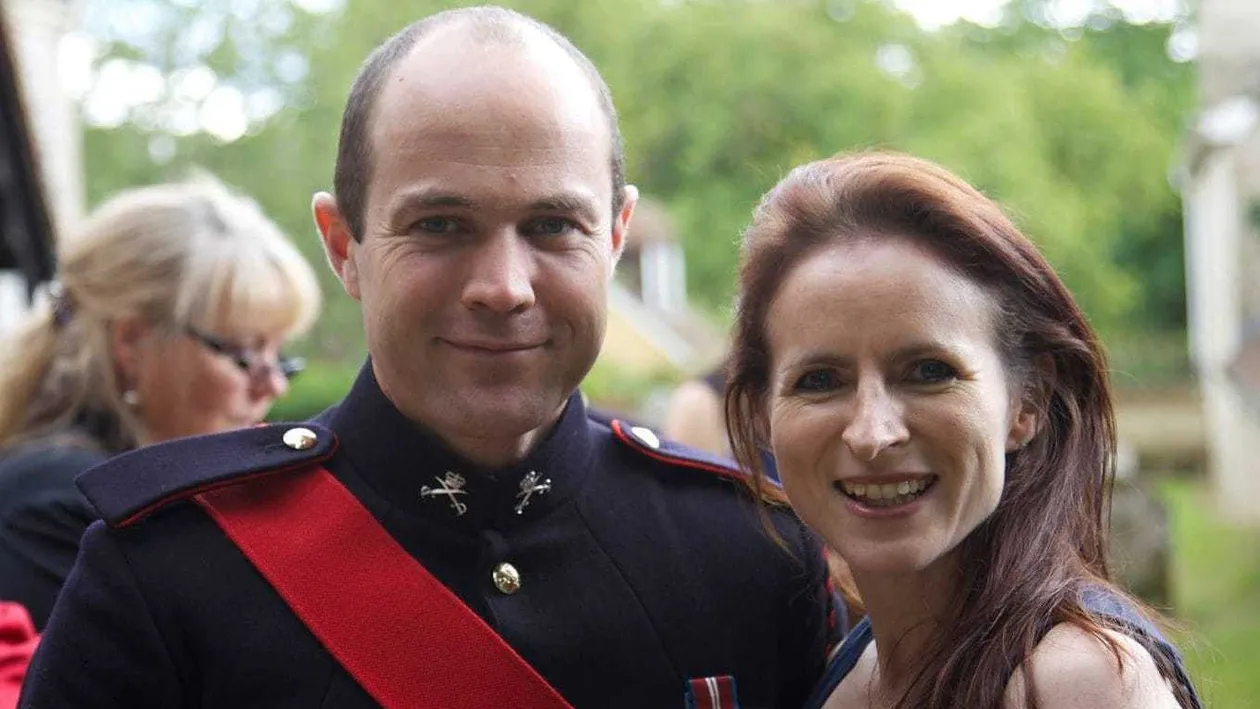 A încercat să îşi omoare soţia de dragul amantei de pe Tinder. Bărbatul a recurs la gesturi şocante şi a spus că a făcut totul din dragoste