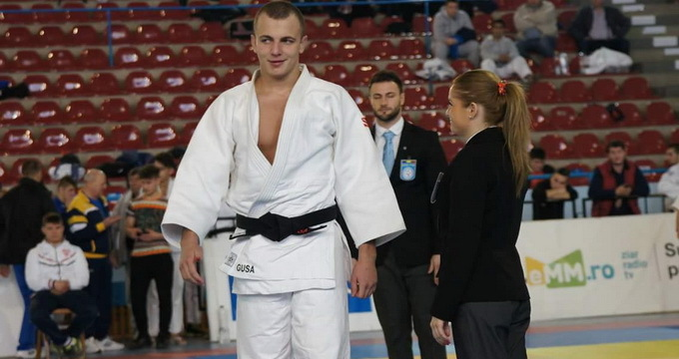 Fiul lui COZMIN GUŞĂ, ‘’atac’’ la adresa BIANCĂI DRĂGUŞANU şi LOREDANEI CHIVU:,,Nu ar trebui să fie modele…‘’